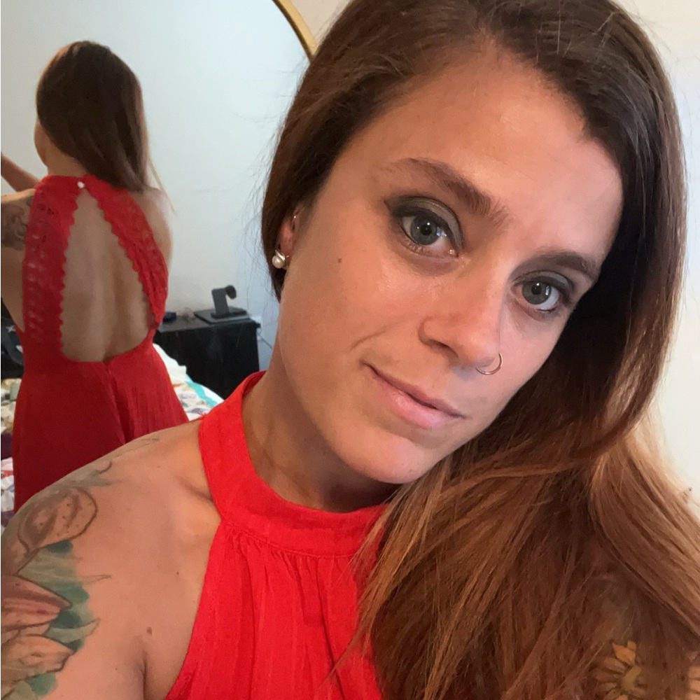 Meet your Posher, Alicia